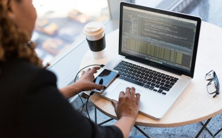 How UK Businesses Can Leverage Mobile App Development Services in the USA & Learn from Social Media Campaigns for US Businesses